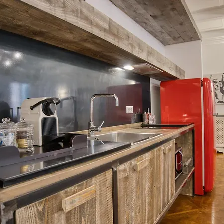 Orsoline Boutique - Position In شقة روما