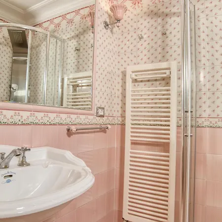 شقة Orsoline Boutique - Position In *